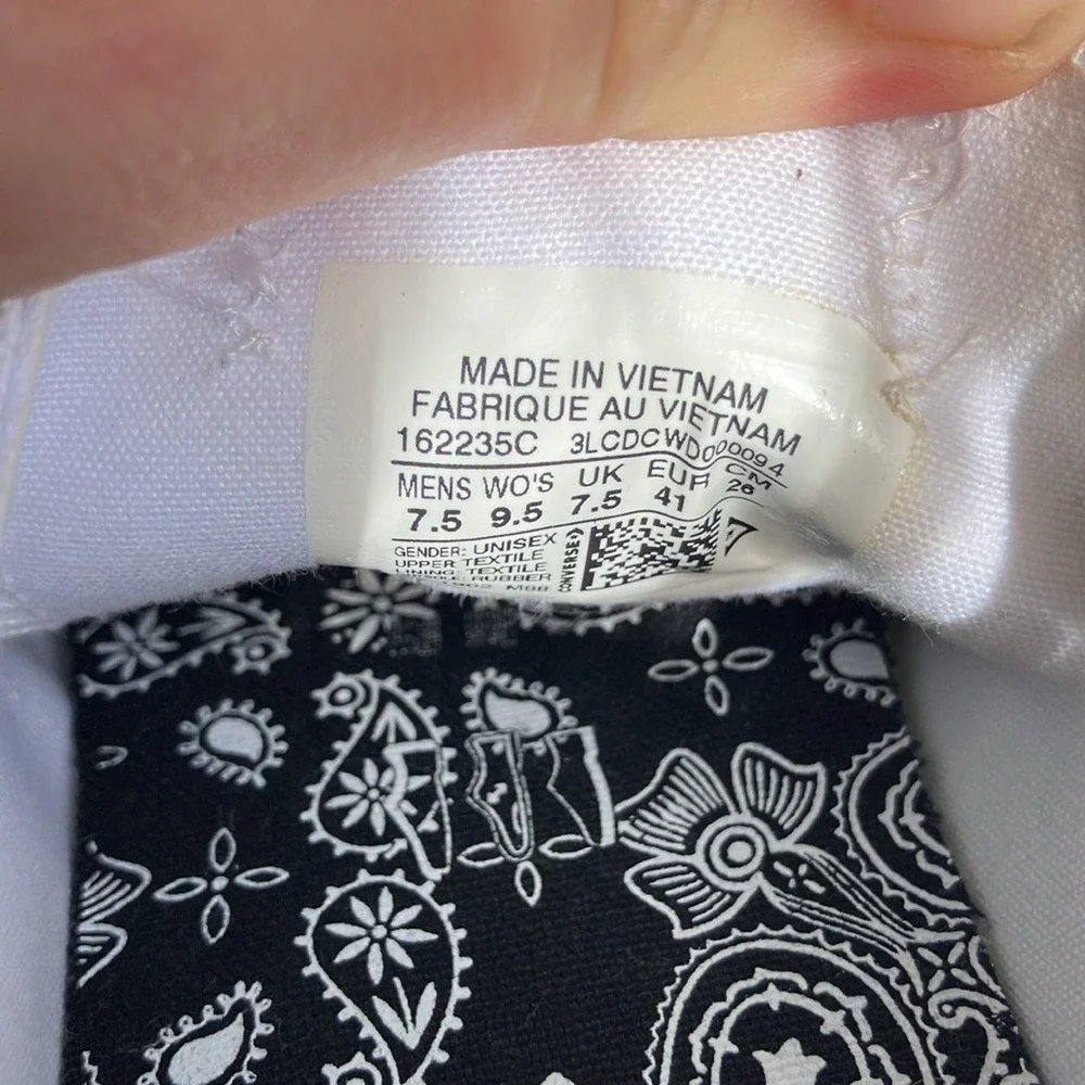 Converse X Miley Cyrus Chuck Taylor All Star Low Sneakers In White Black Bandana - Picture 9 of 10